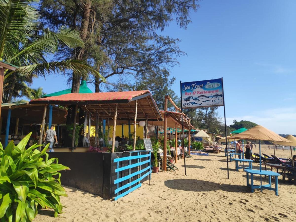 Sea Front Beach Huts Патнэм Экстерьер фото